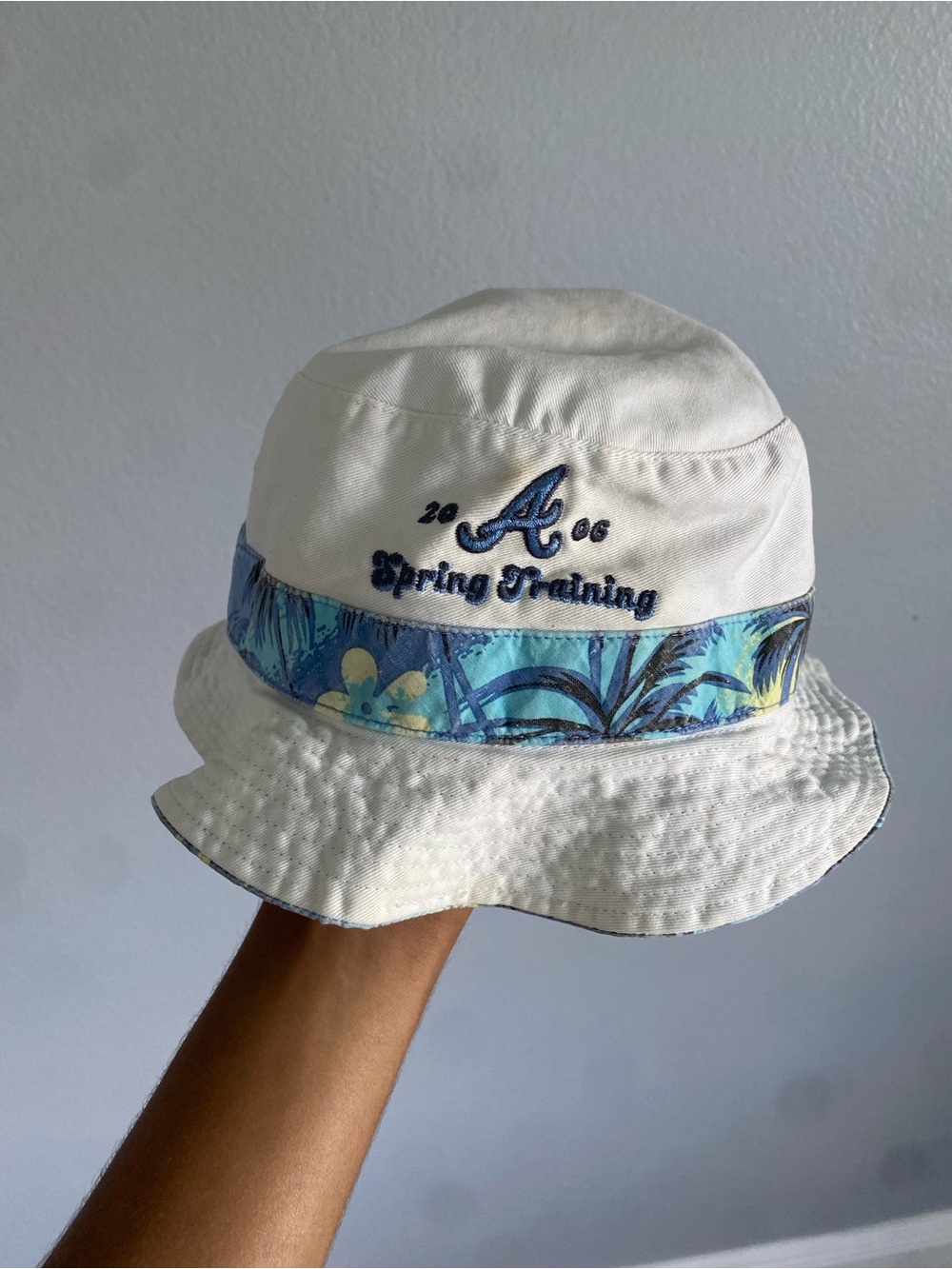 Atlanta Braves 2006 Spring Training Bucket Hat XL Disney Reversible Tropical Hat